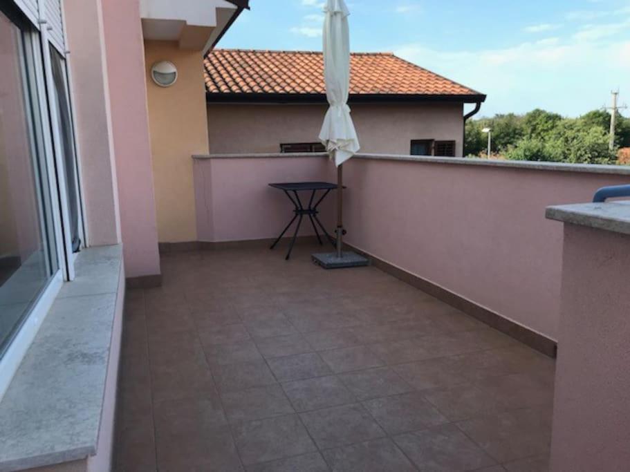 Apartment, 200M From Sea Бъртонигла Екстериор снимка