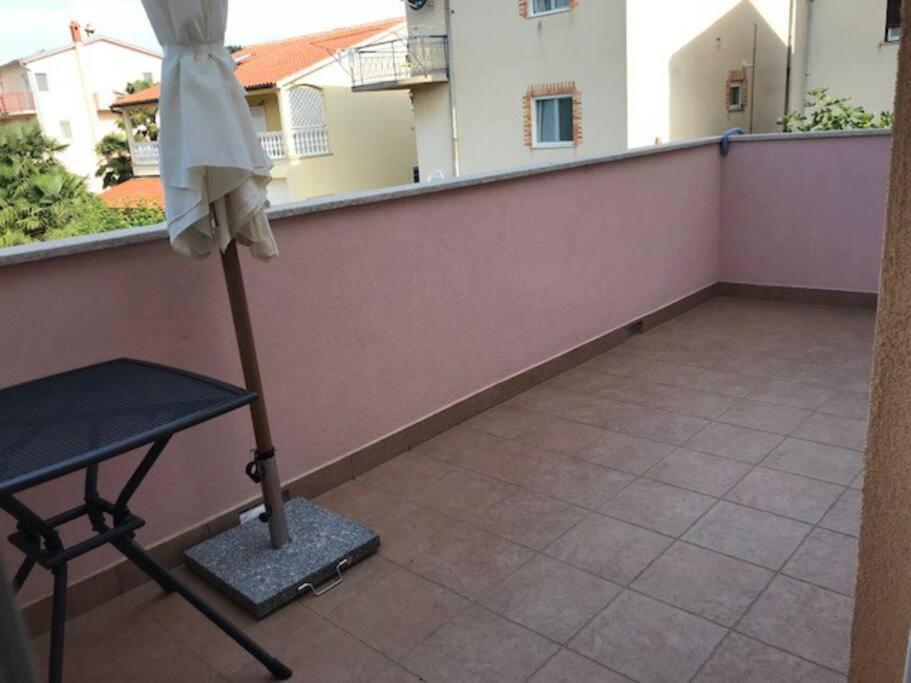 Apartment, 200M From Sea Бъртонигла Екстериор снимка