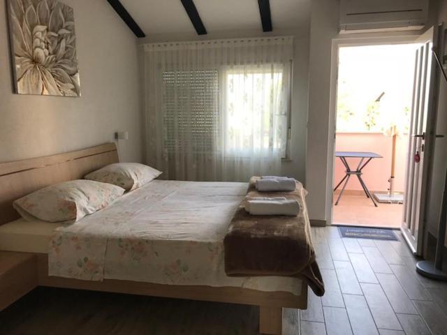 Apartment, 200M From Sea Бъртонигла Екстериор снимка