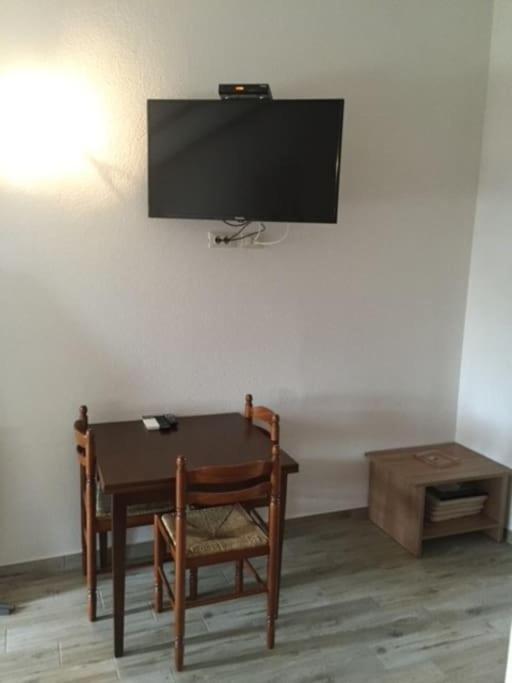 Apartment, 200M From Sea Бъртонигла Екстериор снимка