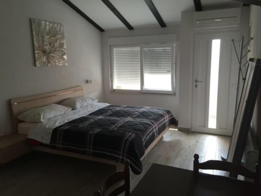 Apartment, 200M From Sea Бъртонигла Екстериор снимка