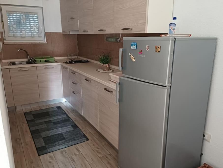 Apartment, 200M From Sea Бъртонигла Екстериор снимка